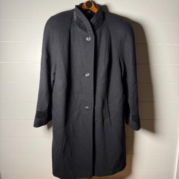 JAD Vintage 100% Wool Women's Coat with Accent Collar & Cuffs Black Size 2X